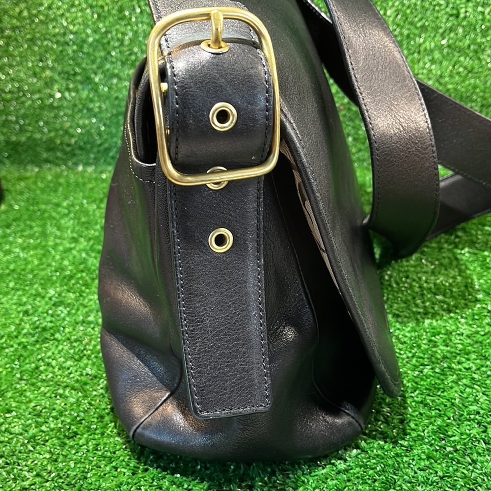 COACH VINTAGE BLACK LEATHER FLAP CROSSBODY SHOULDER BAG - Picture 4 of 10